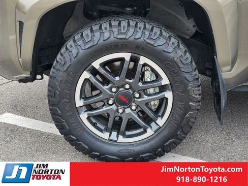 Used 2025 Toyota Tacoma TRD Sport image 13