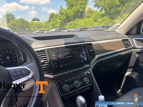 Used 2023 Volkswagen Atlas SE w/ Panoramic Sunroof Package FWD image 16