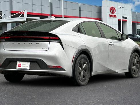 Used 2024 Toyota Prius LE image 4