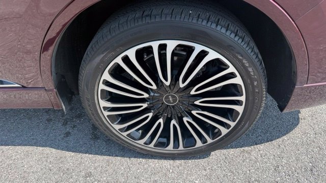 Used 2022 Lincoln Aviator Black Label AWD/4WD image 39