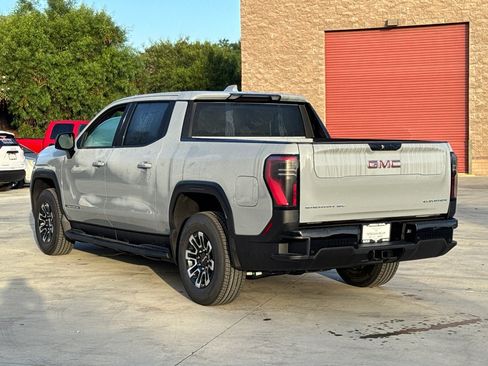 Used 2026 GMC Sierra EV Elevation AWD/4WD image 12