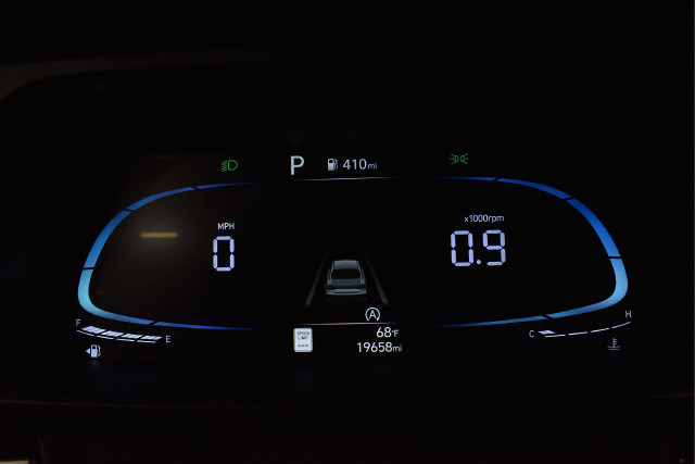 Used 2026 Hyundai Elantra SE FWD image 15