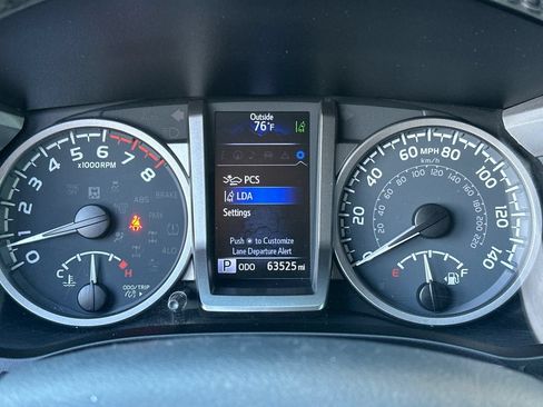 Used 2020 Toyota Tacoma SR5 RWD image 24
