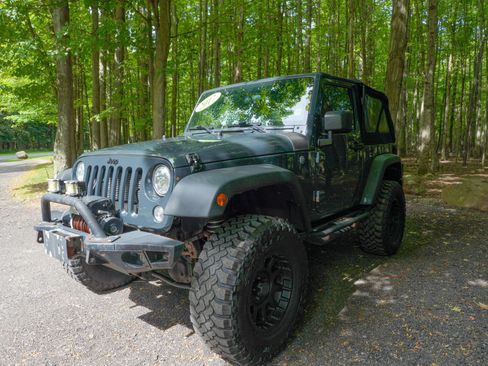 Used 2017 Jeep Wrangler Rubicon AWD/4WD image 11