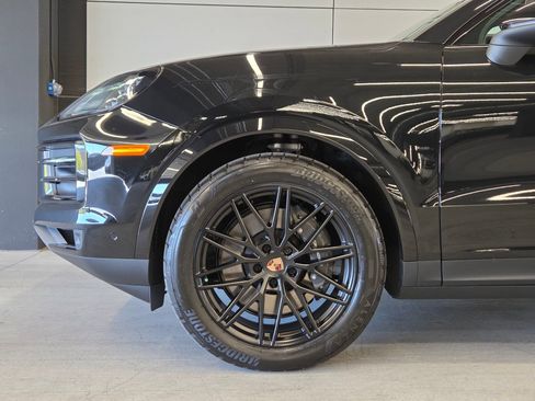 New 2026 Porsche Cayenne Coupe AWD/4WD image 9