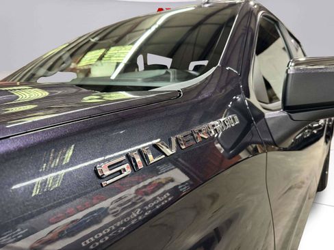 Used 2023 Chevrolet Silverado 1500 LT AWD/4WD image 19