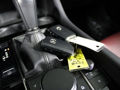 Used 2024 MAZDA MAZDA3 s image 19