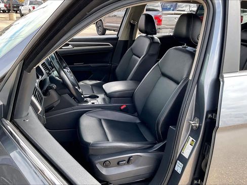 Used 2019 Volkswagen Atlas SE w/ Towing Package image 7