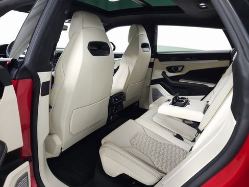 Used 2021 Lamborghini Urus image 42