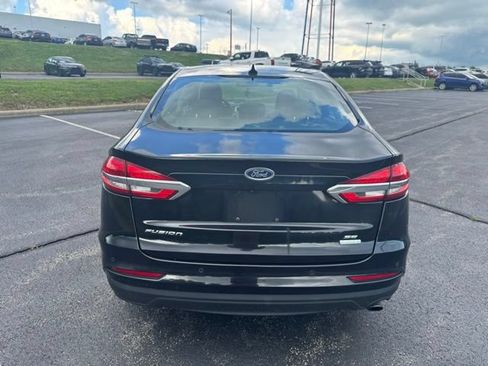 Used 2020 Ford Fusion SE FWD image 4