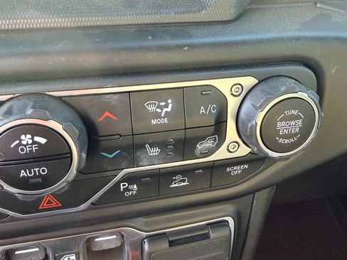Used 2022 Jeep Gladiator Overland image 11
