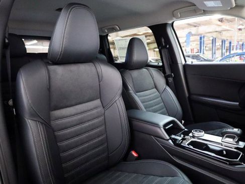 New 2025 Mitsubishi Outlander SE image 30