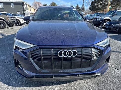 Used 2022 Audi e-tron Premium image 8