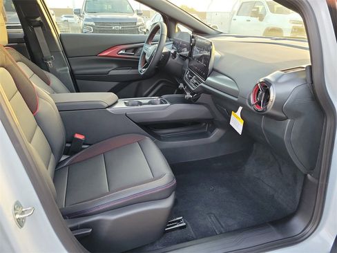 New 2026 Chevrolet Equinox EV RS image 13