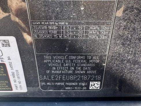 Used 2023 Land Rover Defender 130 X-Dynamic SE image 16