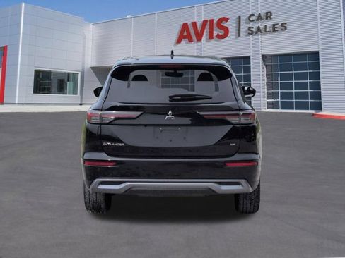 Used 2025 Mitsubishi Outlander SE FWD image 7