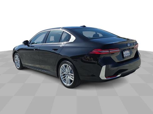 Used 2025 BMW 530i image 6