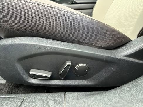 Used 2020 Ford Fusion SE w/ Equipment Group 151A FWD image 18