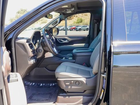 Used 2022 GMC Yukon SLT w/ SLT Premium Package AWD/4WD image 16