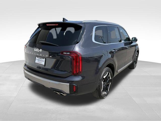 Used 2025 Kia Telluride S FWD image 2