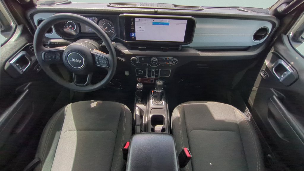 Used 2025 Jeep Wrangler Unlimited Sport AWD/4WD image 11