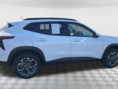 Used 2024 Chevrolet Trax LT FWD image 4