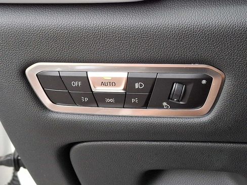 Used 2022 BMW X5 xDrive40i w/ Parking Assistance Package AWD/4WD image 25