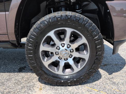 Used 2024 RAM 2500 Limited w/ Safety Group AWD/4WD image 9