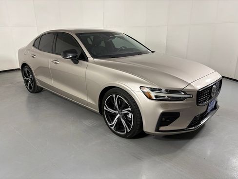 Used 2024 Volvo S60 B5 Core FWD image 2