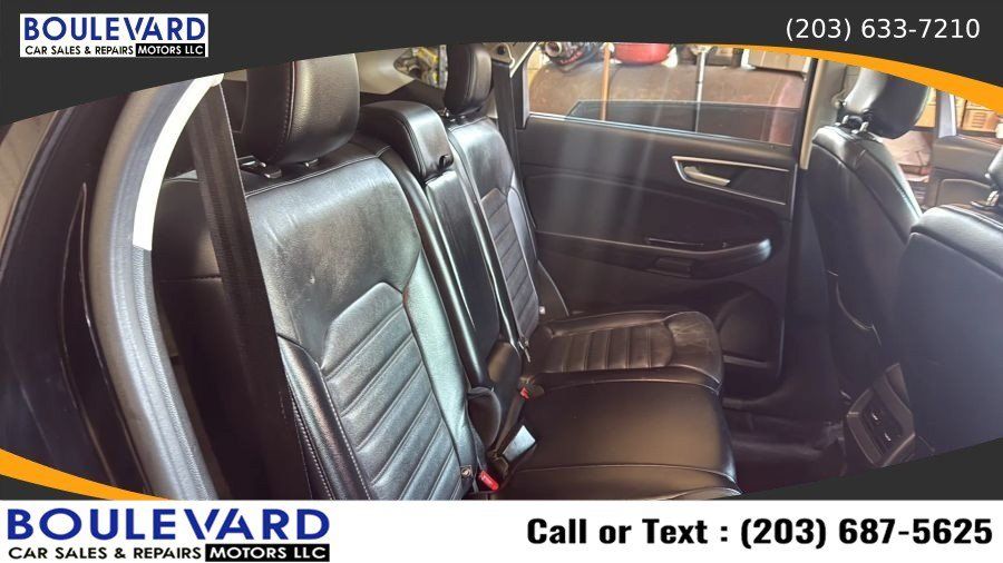 Used 2018 Ford Edge SEL w/ Equipment Group 201A AWD/4WD image 38