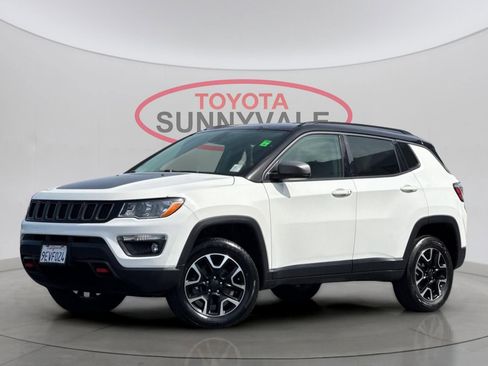 Used 2019 Jeep Compass Trailhawk AWD/4WD image 2