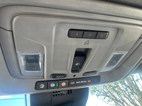 Used 2022 Chevrolet Silverado 1500 LTZ w/ LTZ Convenience Package II AWD/4WD image 22