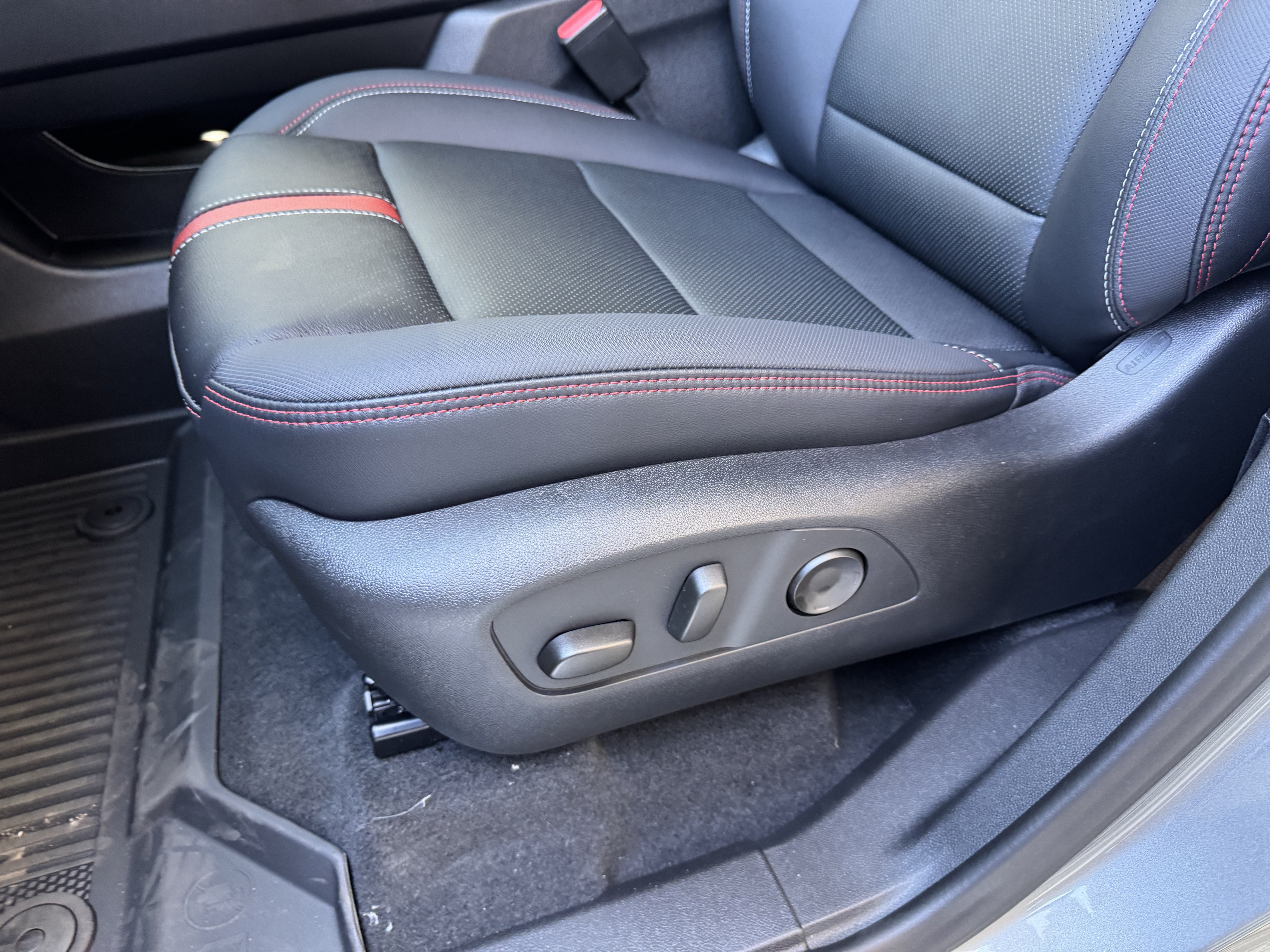 New 2026 Chevrolet Traverse RS w/ LPO, Floor Liner Package AWD/4WD image 15