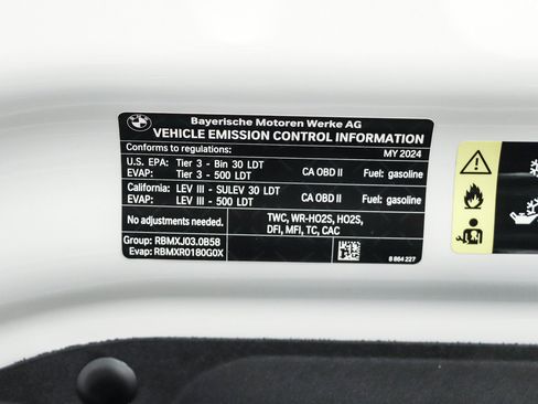 Used 2024 BMW X7 xDrive40i w/ M Sport Package AWD/4WD image 31
