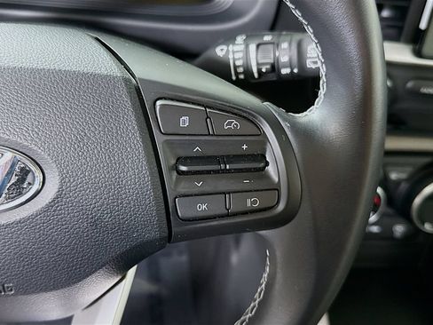 Certified 2023 Hyundai Venue SEL FWD image 23