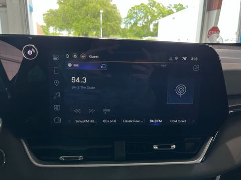 New 2026 Chevrolet Equinox LT w/ Convenience Package II FWD image 22