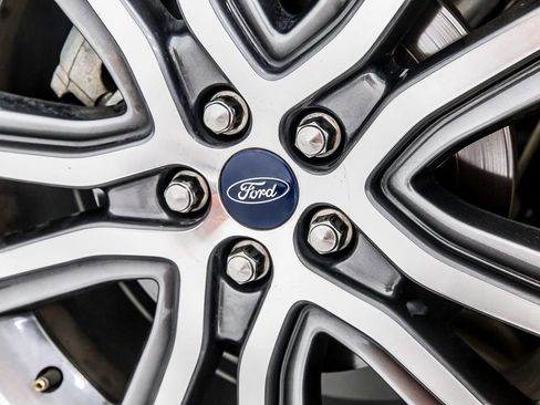 Used 2019 Ford Edge Titanium FWD image 40