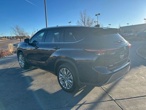 Used 2026 Toyota Highlander Platinum image 5