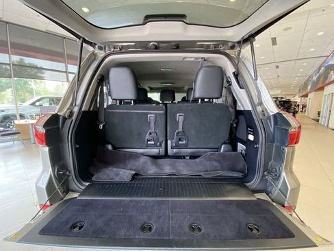 Used 2017 Lexus LX 570 4WD w/ Luxury Package image 26