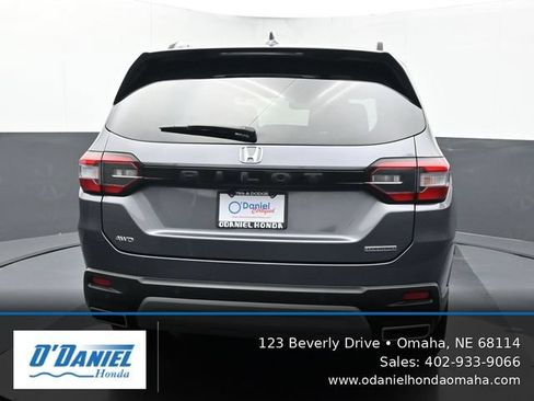 Used 2024 Honda Pilot Touring image 5