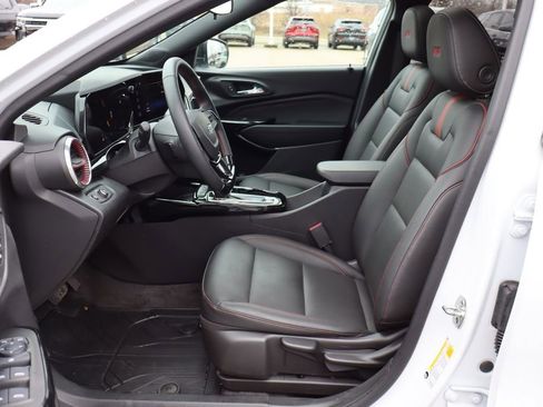 Used 2025 Chevrolet Trax RS w/ Sunroof Package image 10