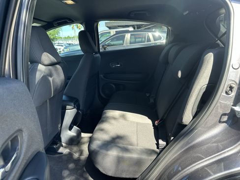 Used 2021 Honda HR-V Sport image 4