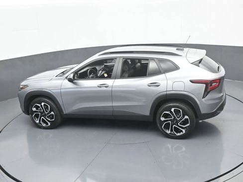 Used 2025 Chevrolet Trax RS w/ Driver Confidence Package image 47