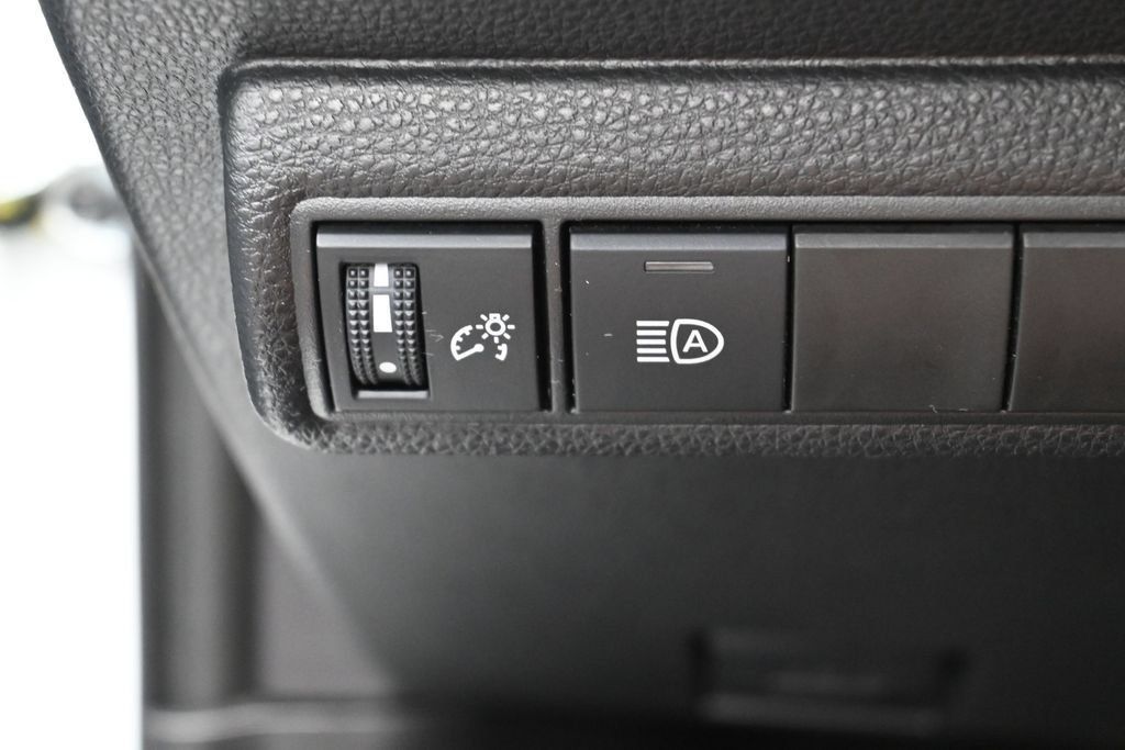 Used 2026 Toyota Corolla LE FWD image 13