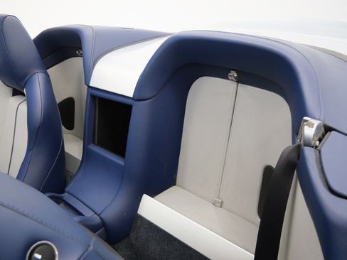 Used 2017 Aston Martin V12 Vantage S image 31