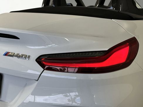 Used 2025 BMW Z4 M40i w/ Premium Package image 24