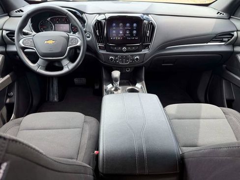 Used 2024 Chevrolet Traverse LT AWD/4WD image 16