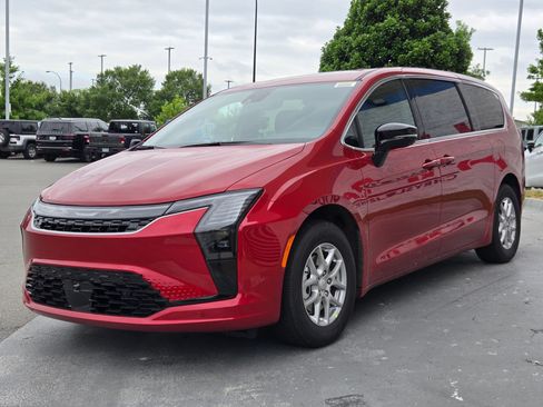 New 2027 Chrysler Pacifica Select FWD image 3