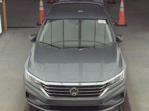 Used 2020 Volkswagen Passat 2.0T SE image 2