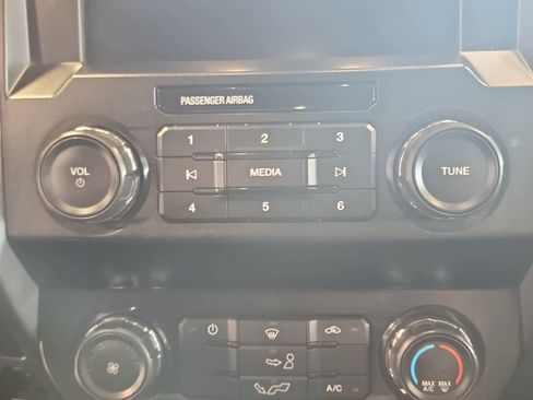 Used 2020 Ford F150 XLT w/ Trailer Tow Package AWD/4WD image 25